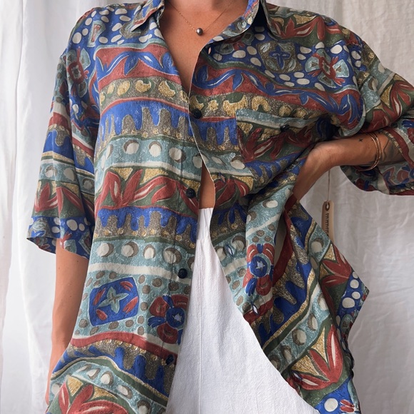 Retro 80s Oversized Silk Button-down - Picture 2 of 3